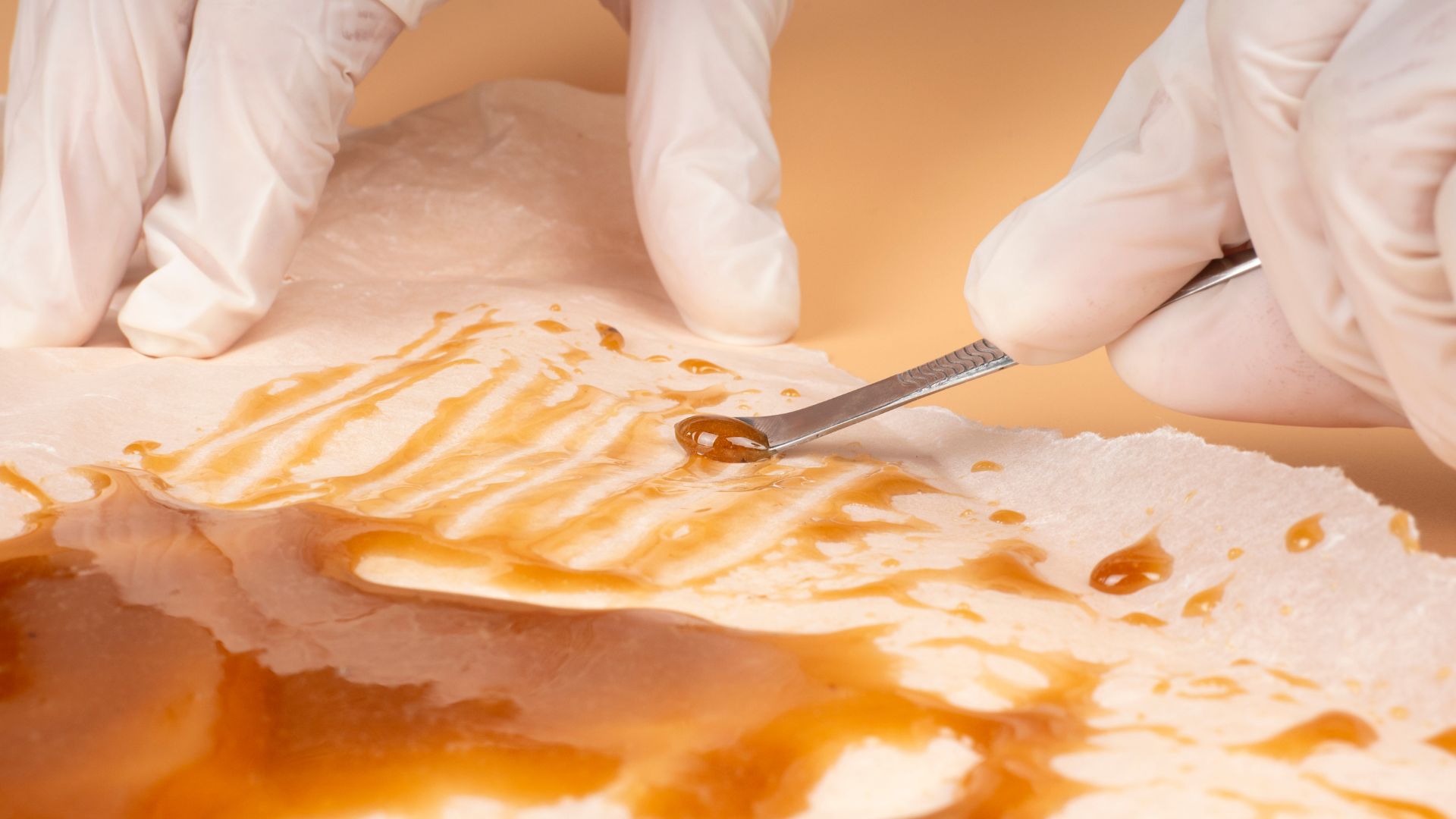 What's the Difference Between Live Resin and Live Rosin? - Naturally Mignon CBD
